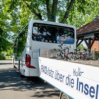 RADzfatz Bus der Verkehrsgesellschaft Vorpommern-Rügen auf Fischland-Darss-Zingst