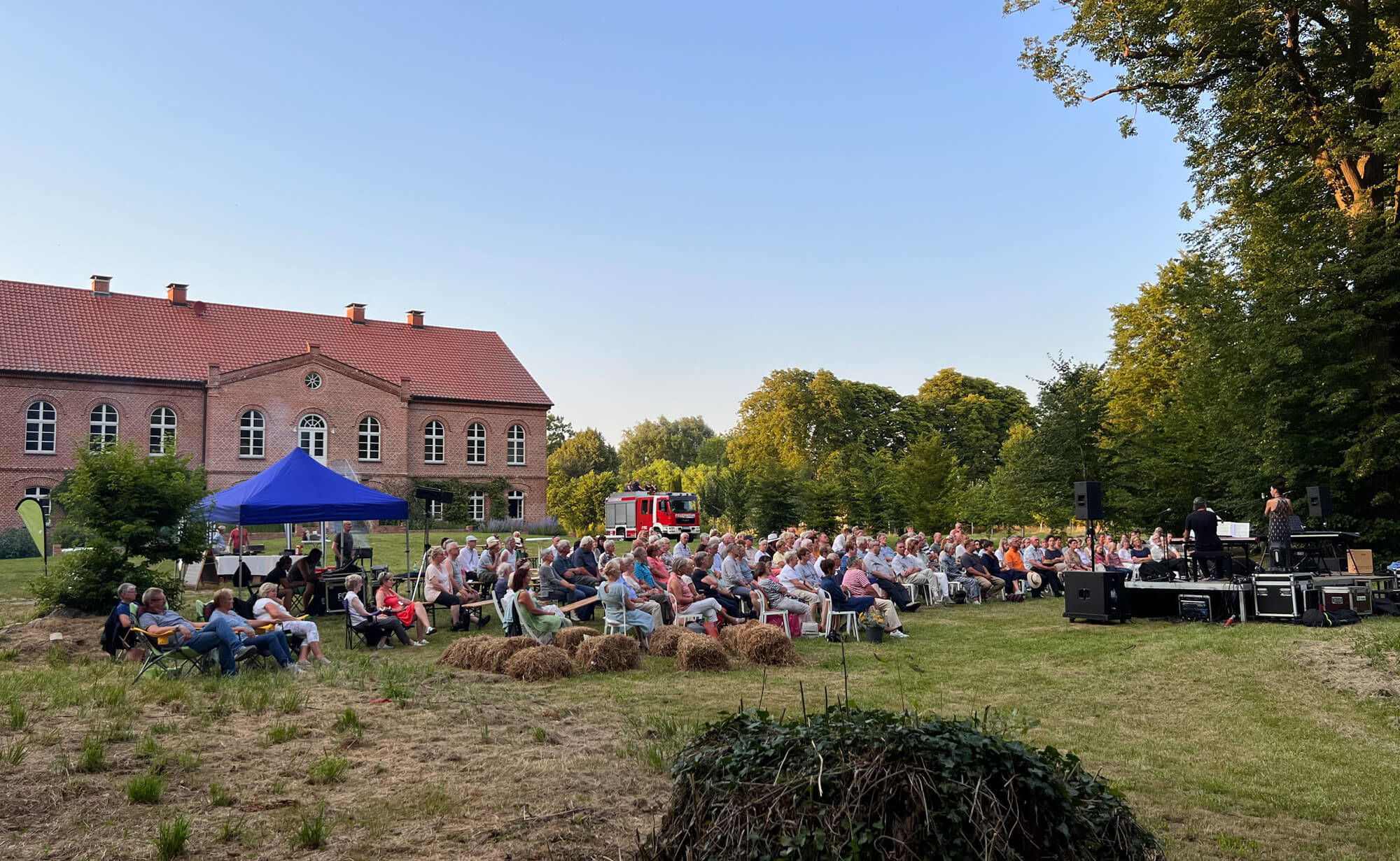 Naturklänge 2022: Konzert am Gutshaus Hessenburg