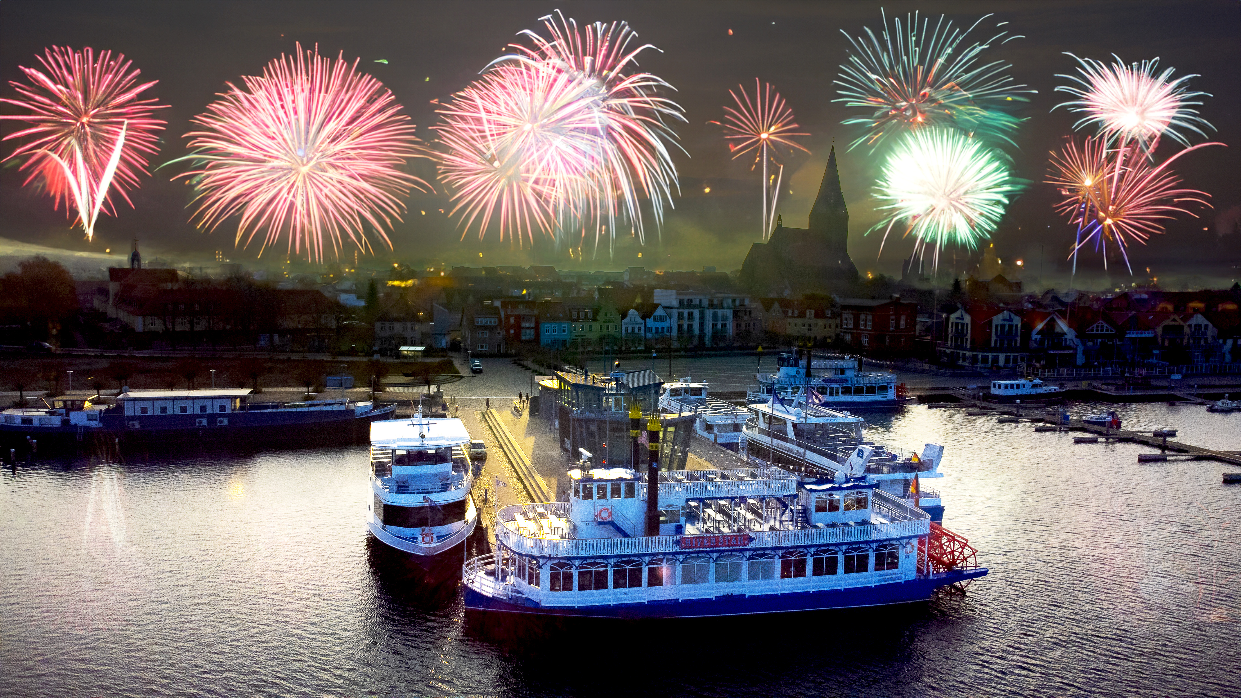 Boddenausfahrten zum Feuerwerk