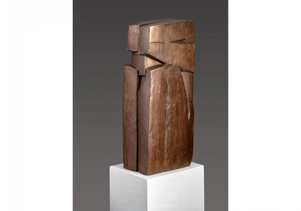 : Anne Sewcz: Hockende, „Nachdenken“, 2009/13, Bronze, 79,5 x 23 x 33,5 cm